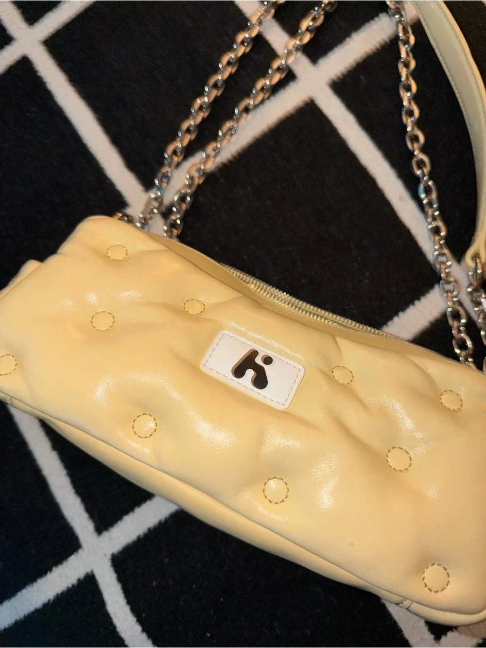 N/A chic yellow
